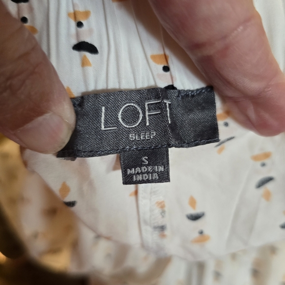 LOFT Cream Floral Print Pajama Shirt - Picture 6 of 6